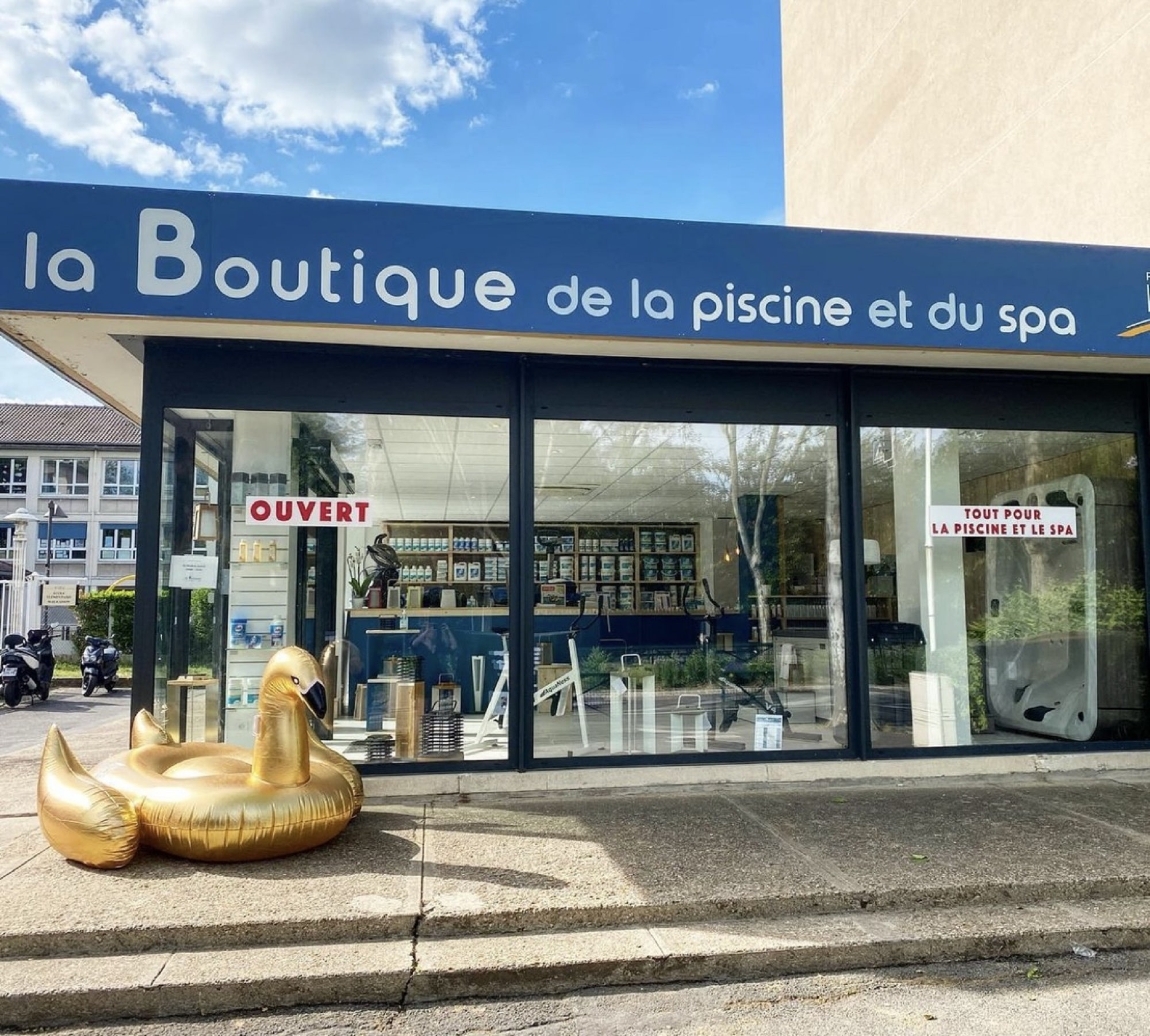 La boutique de la piscine et du spa Magiline