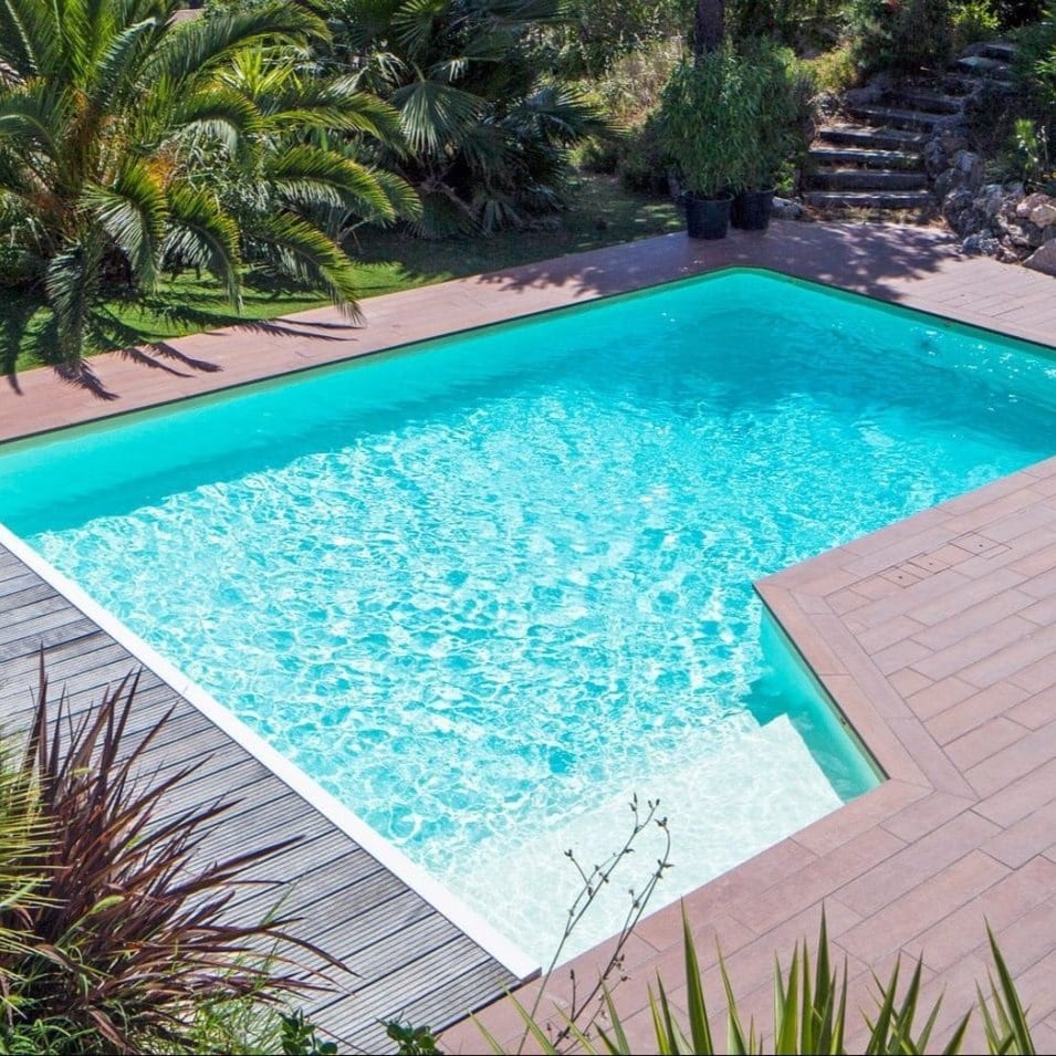 Piscine en angle Magiline